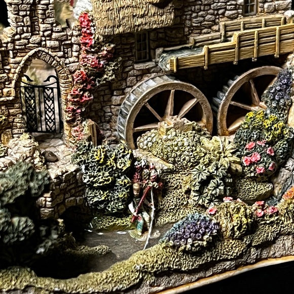 Lilliput Lane | Old Mill Dunster | 2001 Anniversary Cottage - Picture 9 of 16